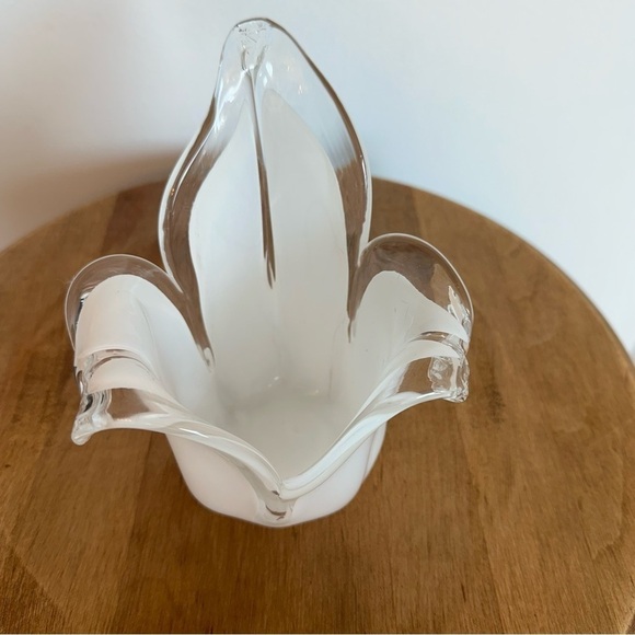 Murano Style White and Clear Tulip Vase Votive Candle Holder  Handmade in Italy - Picture 5 of 14